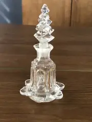 A gorgeous Classic Crystal perfume bottle With Christmas Tree Glass Stopper New