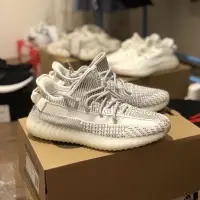 在飛比找蝦皮購物優惠-嚴選實圖 Adidas Yeezy Boost 350 V2