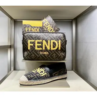 Fendi 7M0285 男款 FF相機包