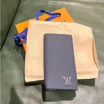 精品 LOUIS VUITTON 路易威登 LV 海軍藍 荔枝紋牛皮 對折 長夾 M81810