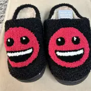 Smiley Face Women's Black & Pink Fluffy Warm No-Slip Lounge Slippers - L - 9-10