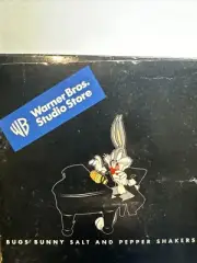 Warner Bros Bugs Bunny @ Piano Salt And Pepper Shaker -1999