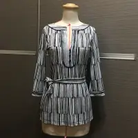 在飛比找蝦皮購物優惠-全新美國品牌BCBGMAXAZRIA  繫帶上衣