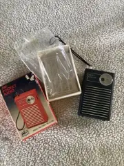 Kmart Solid State Model Pocket AM Transistor Radio w Box NOS
