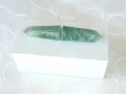 Small White Lacquered Box with Two Green Fluorite Quartz Obelisk Adornments