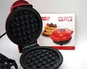 dash mini waffle maker - red - New in box