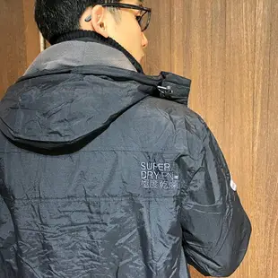 美國百分百【Superdry】極度乾燥 Arctic 風衣 連帽 防風外套 夾克 刷毛 男 全黑色 大尺碼 J950