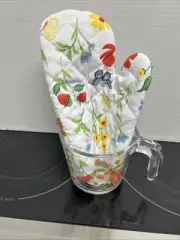 Dolly Parton measuring cup and hot pad