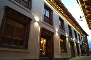 香格裏拉中隱精品客棧(原蓮會館)Zhongyin Boutique Inn