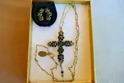NWT Michal Negrin Cross & Earrings Swarovski Flowers Peridot w/Black Border~24"