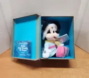 2021 Disney Store Minnie Mouse Plush Doll Collectable in Book Box New