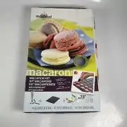 Mastrad Macaron Kit, Baking Mat, Bag, Clip, 6 Nozzles, Cleaning Brush, 8 Recipes