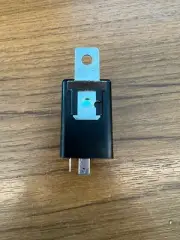 NEW JAGUAR E TYPE XJ SER 1 DAIMLER SOVEREIGN 3 PIN HAZARD FLASHER C28520
