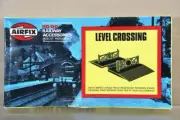 AIRFIX 3612 HO OO GAUGE SINGLE TRACK LEVEL CROSSING MODEL RAILWAY KIT nz