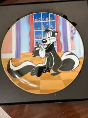 Warner Bros Gallery Collectors Edition Pepe’ Le Pew “For Scent-imental Reasons”