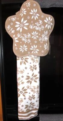 Temptations "Old World Taupe" kitchen towel & mitt set. NWT