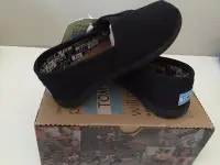 在飛比找Yahoo!奇摩拍賣優惠-美國 TOMS 童鞋 帆布鞋 黑色 現貨