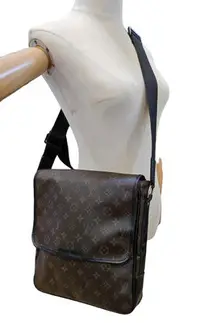 在飛比找Yahoo!奇摩拍賣優惠-【🌹9新🌹】LOUIS VUITTON LV 路易威登 M5