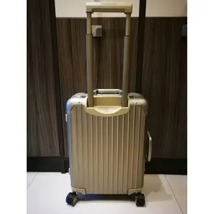 金色 RIMOWA TOPAS TITANIUM 四輪登機箱(全新)