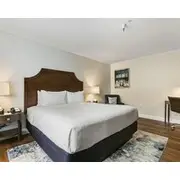 St Charles Inn, Superior Hotel