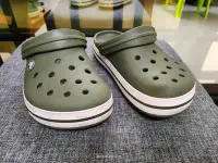 在飛比找Yahoo!奇摩拍賣優惠-二手 Crocs 卡駱馳 (中性鞋) 卡駱班（M4W6)