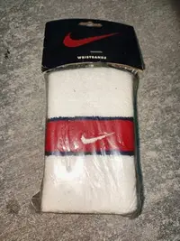 在飛比找Yahoo!奇摩拍賣優惠-【全新】NIKE 耐吉 護腕/腕帶 Swoosh Wrist