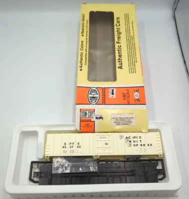HO Scale Con-Cor 0001-009802-2 Pacific Fruit Express 57' Mechanical Reefer NOS