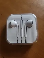Genuine OEM Apple iPhone Headphones 3.5mm Wired Earbuds Earpods White - NEW