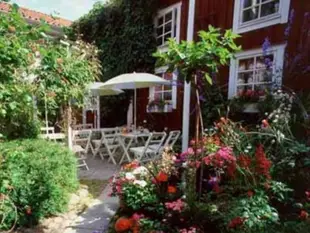 Garvaregarden Hotel , B&B och Cafe