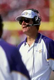 Offensive coordinator Brian Billick Minnesota Vikings looks on- 1998 Old Photo