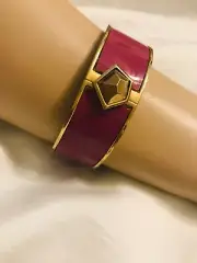 VINCE CAMUTO PYRAMID PURPLE PLUM CUFF BANGLE BRACELET HINGED SNAP CLOSURE