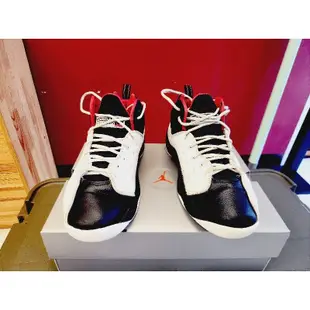 Nike 籃球鞋 Jordan Jumpman Team II  US10號 白 黑 紅 男鞋 中筒 皮革 公牛隊