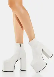 [Lamoda] White Static Platform Boots