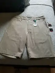 NWT Travis Mathew $80 PRESTIGE 777 Golf Casual Shorts khaki Men's, Size 30