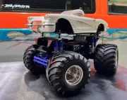 2004 Tamiya RC 1:10 “Clod-Vette” Super Clod Buster 4x4x4 Assembled LOSI Motors