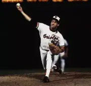 Mike Boddicker Baltimore Orioles pitching at the American League C- Old Photo 1