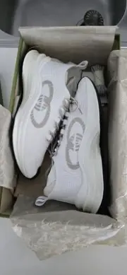 Gucci Run Womans Sneakers. Brand New Never Worn