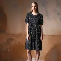 在飛比找momo購物網優惠-【PANGCHI 龐吉】抽象派印花七分袖洋裝(2028006