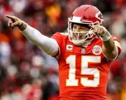 Patrick Mahomes Touchdown Celebration Kansas City Chiefs 8x10 NFL Football Photo