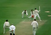 Geoff Boycott Pulls Gleeson 1972 OLD CRICKET PHOTO