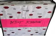 VALENTINES BETSEY JOHNSON TWIN SIZE 3 PC BED SHEET SET LOVE LIPS KISS WHITE NEW