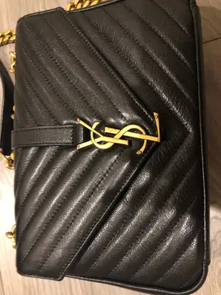 Ysl 學院包 中的。黑金