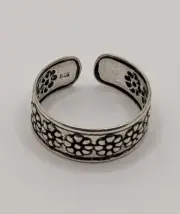 Sterling Silver Toe Ring. Daisy Flower Nature Theme Design. Adjustable Size. 925