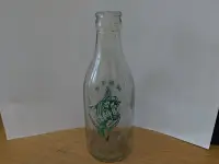 在飛比找Yahoo!奇摩拍賣優惠-金門 早期畜試所 牛奶瓶 老玻璃瓶 古早 擺飾