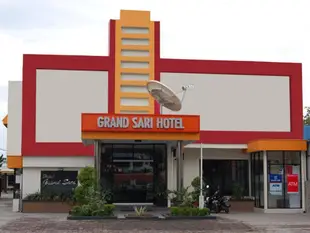 莎莉大飯店Grand Sari Hotel