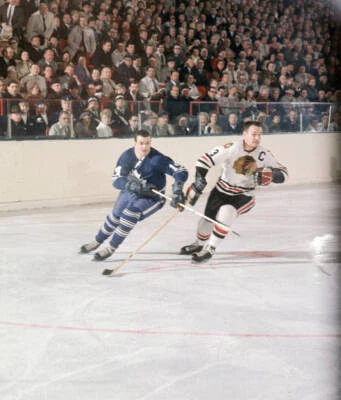 Toronto Maple Leafs Dave Keon in action vs Chicago Blackhawks Pier- Old Photo