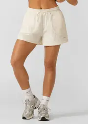 [Lorna Jane] Weightless Active Shorts in Neutrals, Size - XS XS Cream