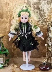 Q71 Haunting Elemental Doll Collectible Series "Mora Moss " Oddities Macabre