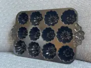 New Sur La Table Nordic Ware Harvest Autumn Pumpkin Patch Cake Muffins Pan