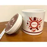 西堤牛排 TASTY 繽紛香頌罐 - 貼心設計一個多功能杯蓋，可當杯蓋也可當小碟子放置茶包或點心。